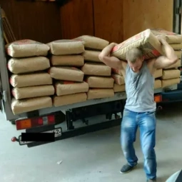 Грузовое такси: как упростить разгрузку стройматериалов