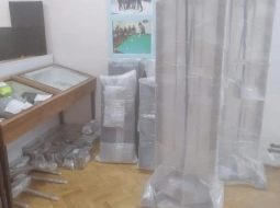 Разгрузили спортивное оборудование